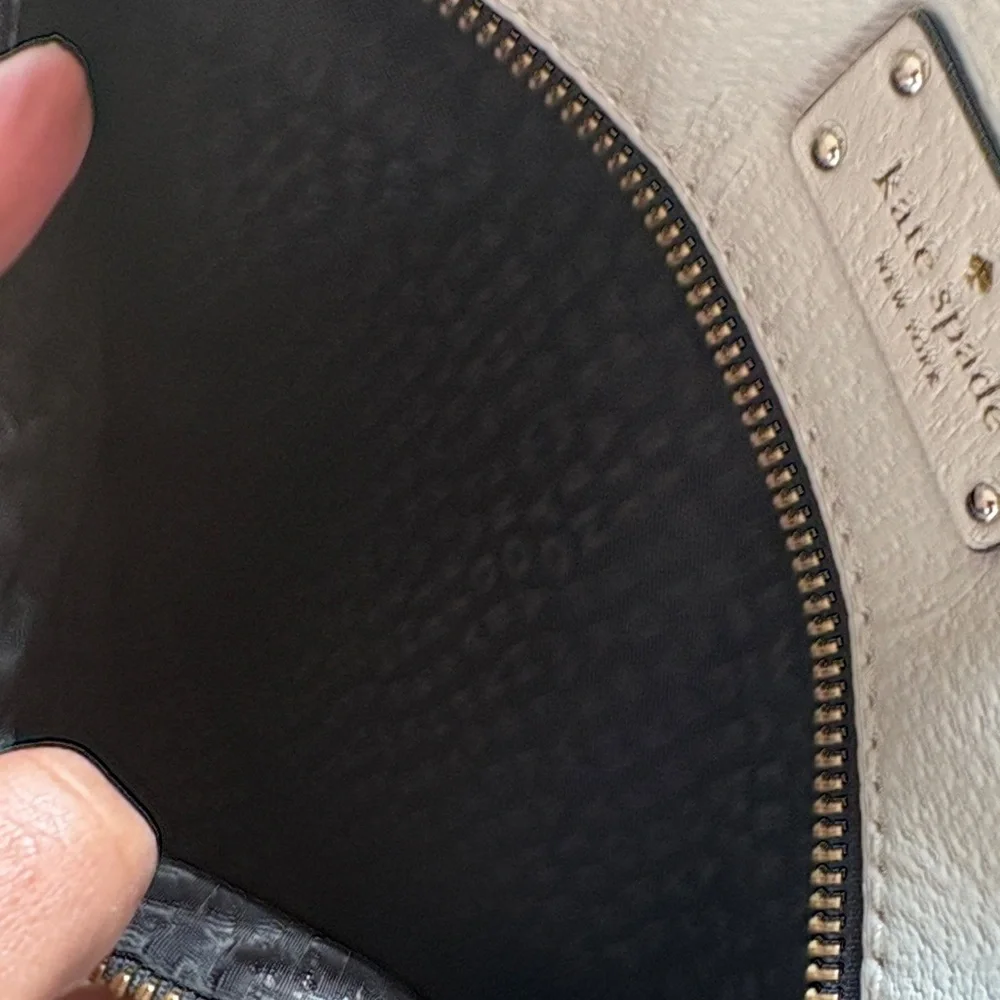 KATE SPADE - Black and Cream Crossbody Bag